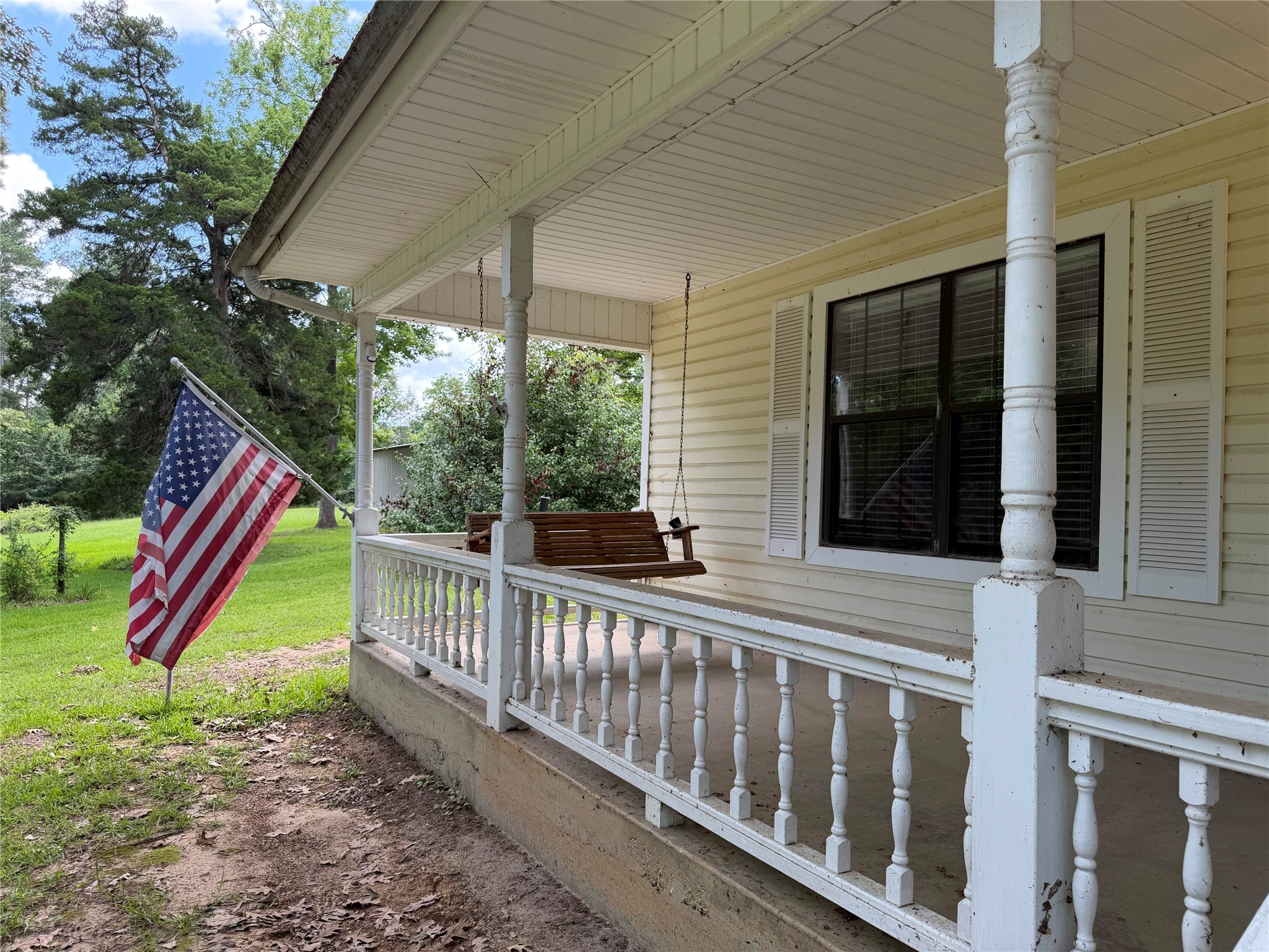 175 Confederate Loop Hemphill, TX 75948 - Photo 2 of 27