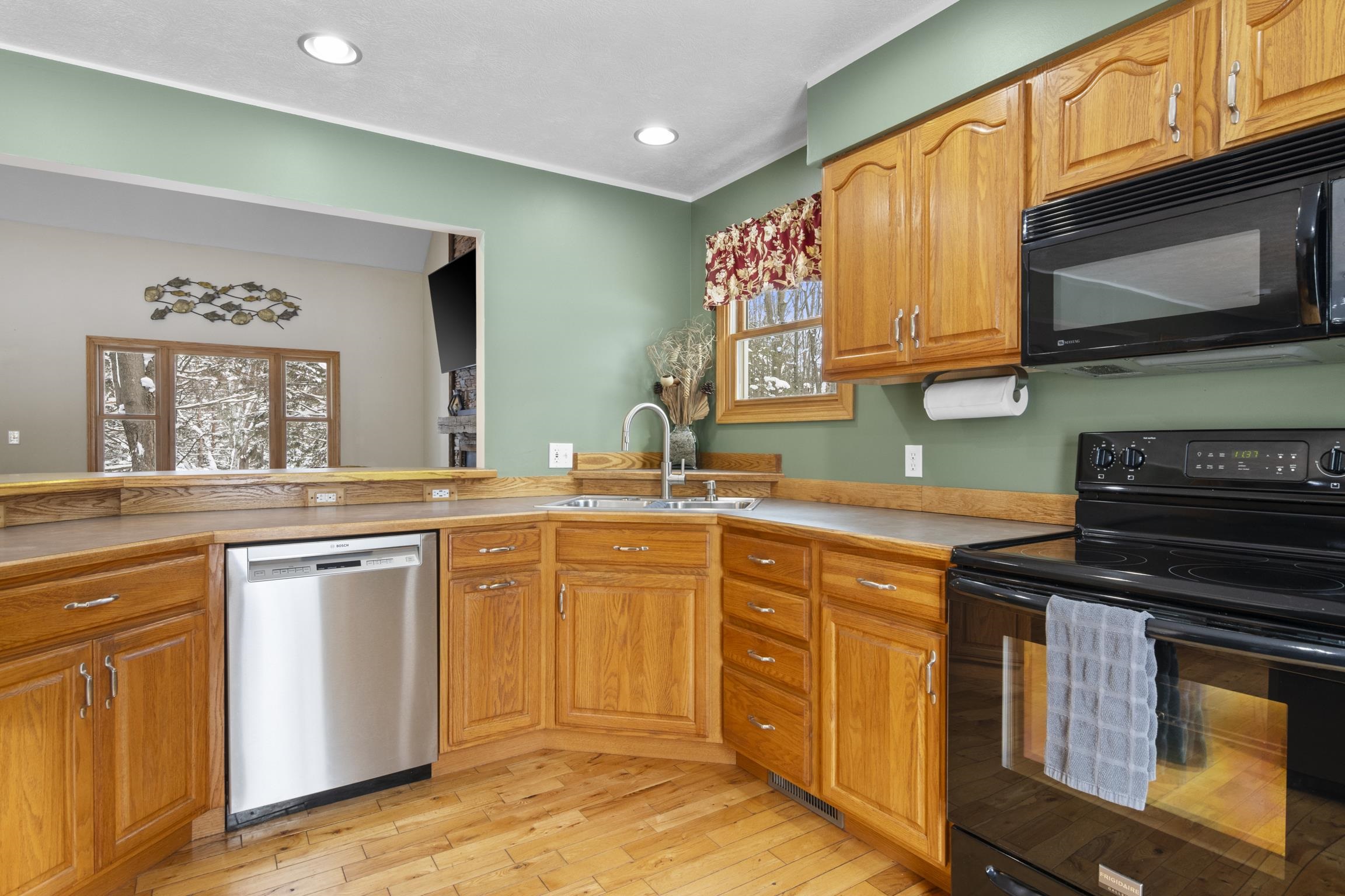 10019 Skiver Road Traverse City, MI 49685 - Photo 16 of 50