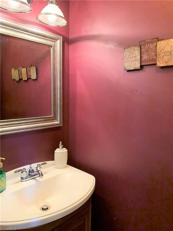 5035 Springhouse Farm Road Winston-Salem, NC 27107 - Photo 8 of 30 Gallery Image 8