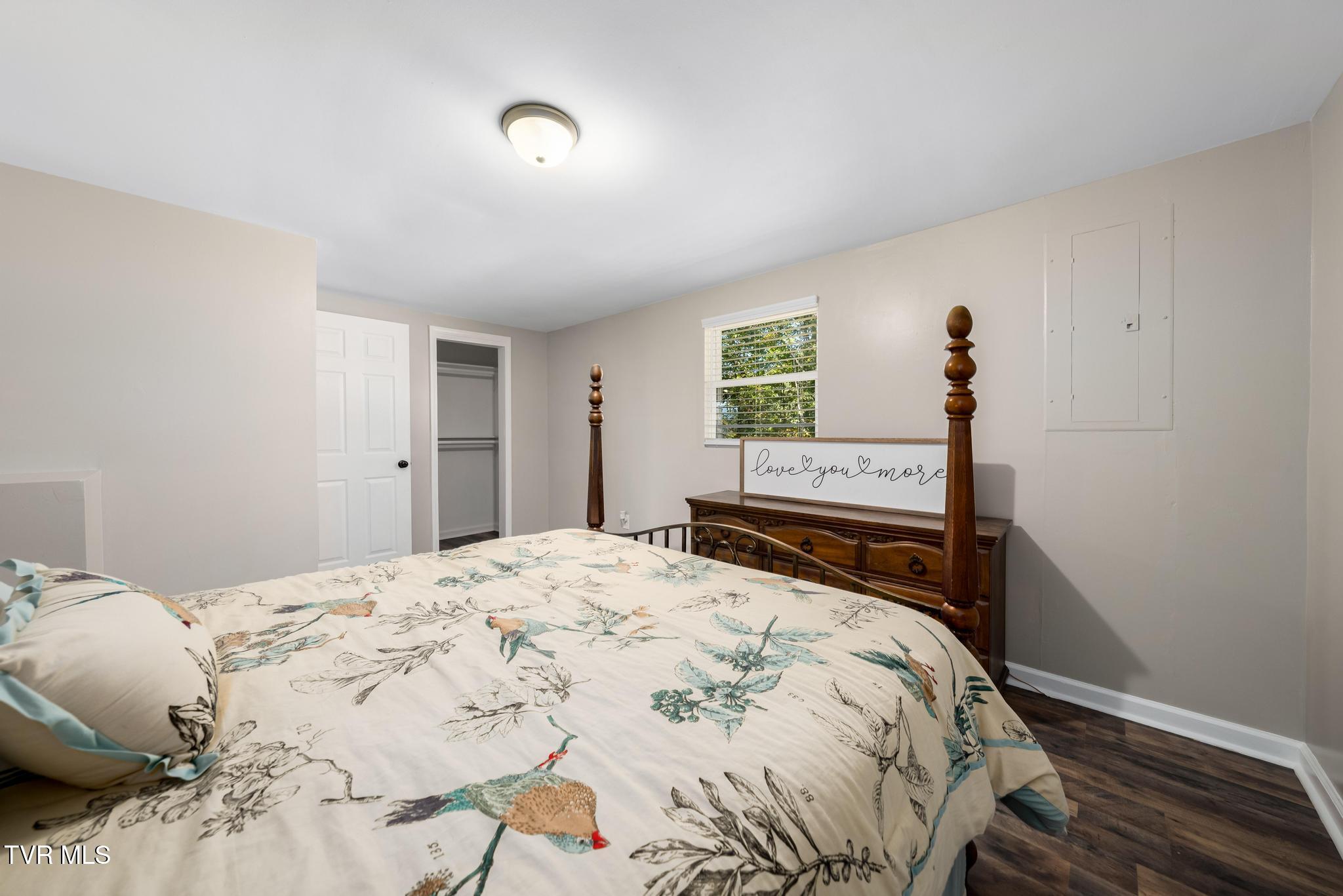 338 Gifford Road Bristol, TN 37620 - Photo 27 of 57 Bedroom #1