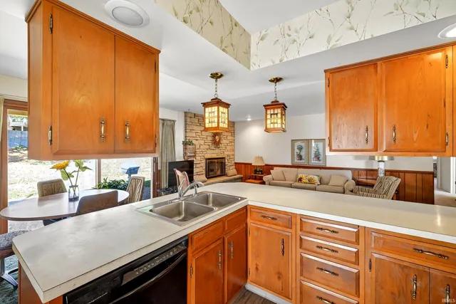 $399,900 | 317 East Clover Lane, Bloomington, IN 47408