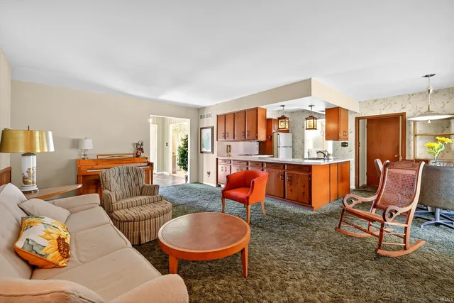 $399,900 | 317 East Clover Lane, Bloomington, IN 47408