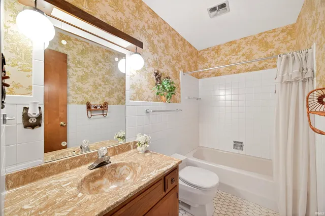 $399,900 | 317 East Clover Lane, Bloomington, IN 47408