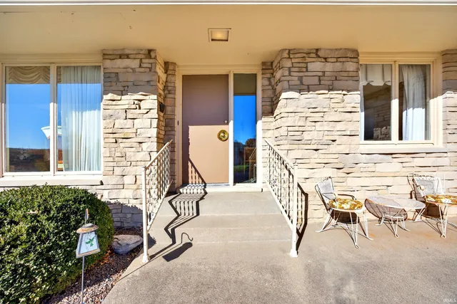 $399,900 | 317 East Clover Lane, Bloomington, IN 47408