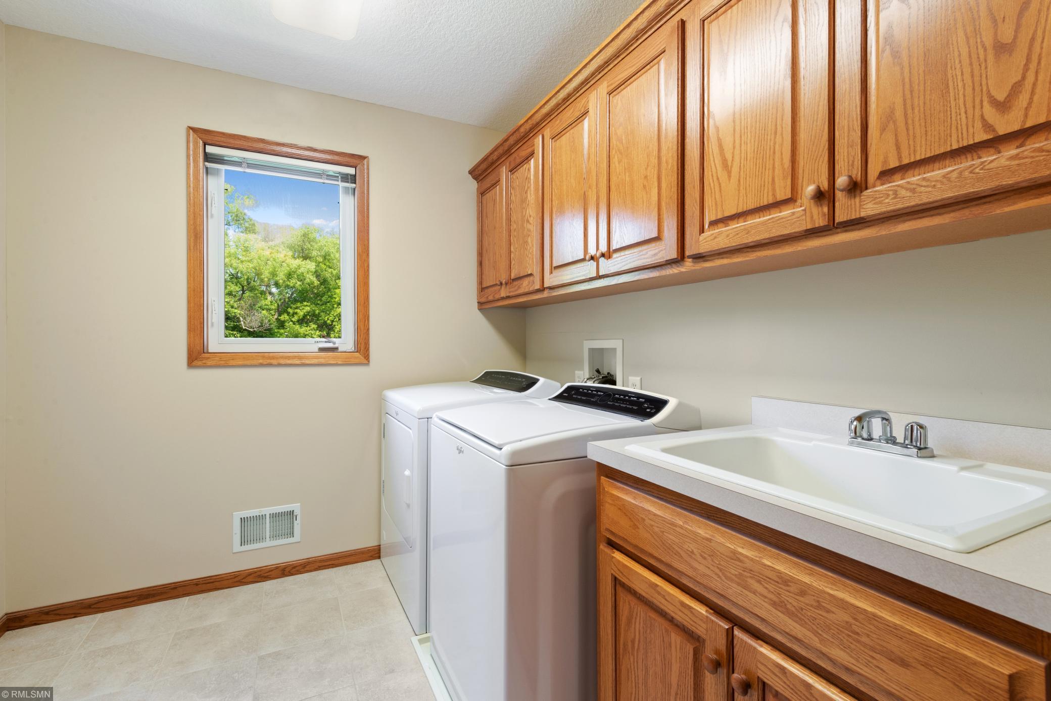 10734 Alison Way Inver Grove Heights, MN 55077 - Photo 18 of 29 Gallery Image 18