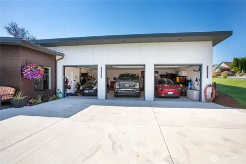 $1,669,000 | 8068 Niska Road, Blaine, WA 98230