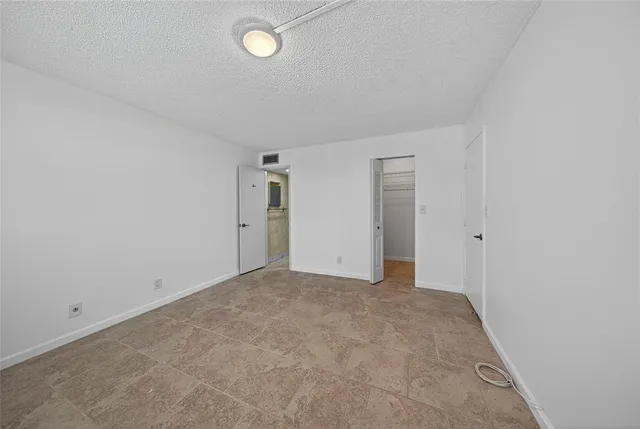 $299,000 | 1541 South Ocean Boulevard, Unit 111, Lauderdale-by-the-Sea, FL 33062