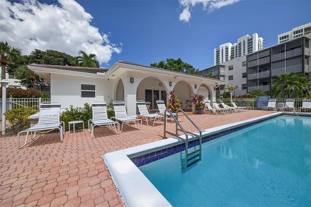 $299,000 | 1541 South Ocean Boulevard, Unit 111, Lauderdale-by-the-Sea, FL 33062