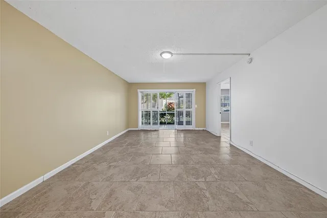 $299,000 | 1541 South Ocean Boulevard, Unit 111, Lauderdale-by-the-Sea, FL 33062