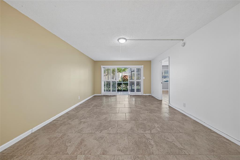 1541 South Ocean Boulevard, Unit 111 Lauderdale-by-the-Sea, FL 33062 - Photo 4 of 35 Dining and Living area