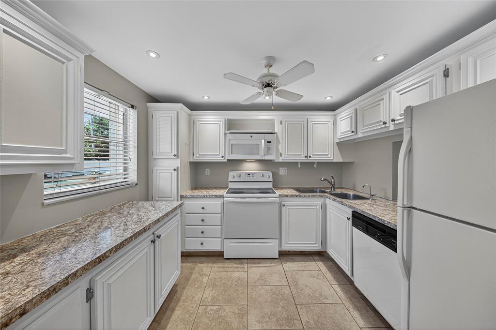 1541 South Ocean Boulevard, Unit 111 Lauderdale-by-the-Sea, FL 33062 - Photo 7 of 35 Plenty of natural light