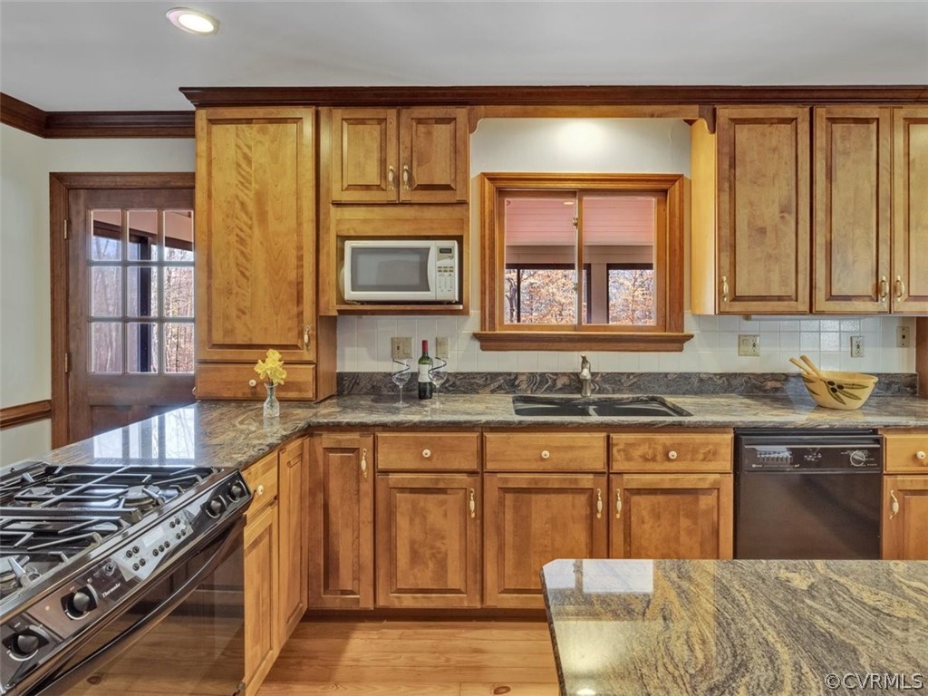 2921 West Brigstock Road Midlothian, VA 23113 - Photo 15 of 46