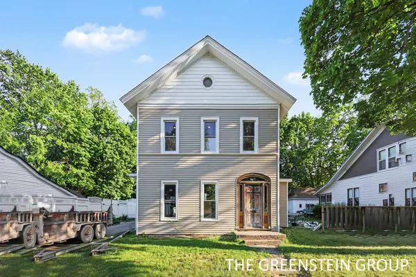 $300,000 | 215 West Grove Street, Greenville, MI 48838