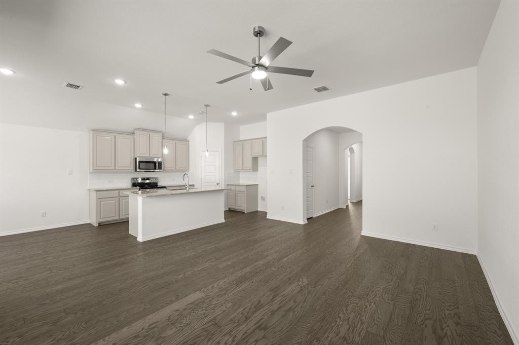 1128 Avery Road Granbury, TX 76049 - Photo 15 of 30 1128 Avery- Living Room-2