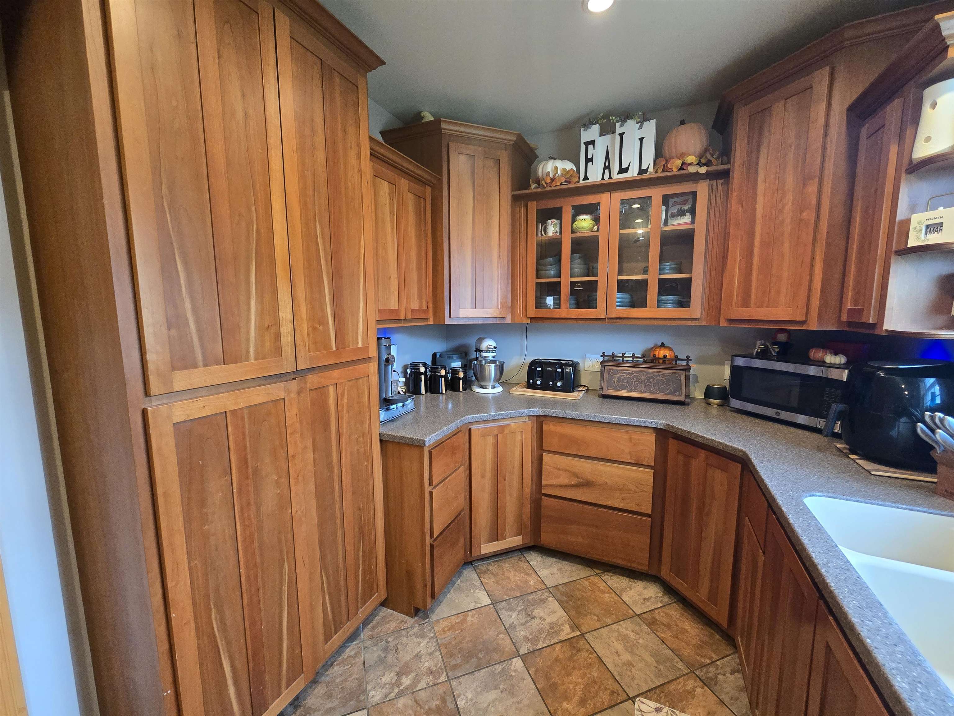 83 Spring Street Hardwick, VT 05843 - Photo 7 of 30