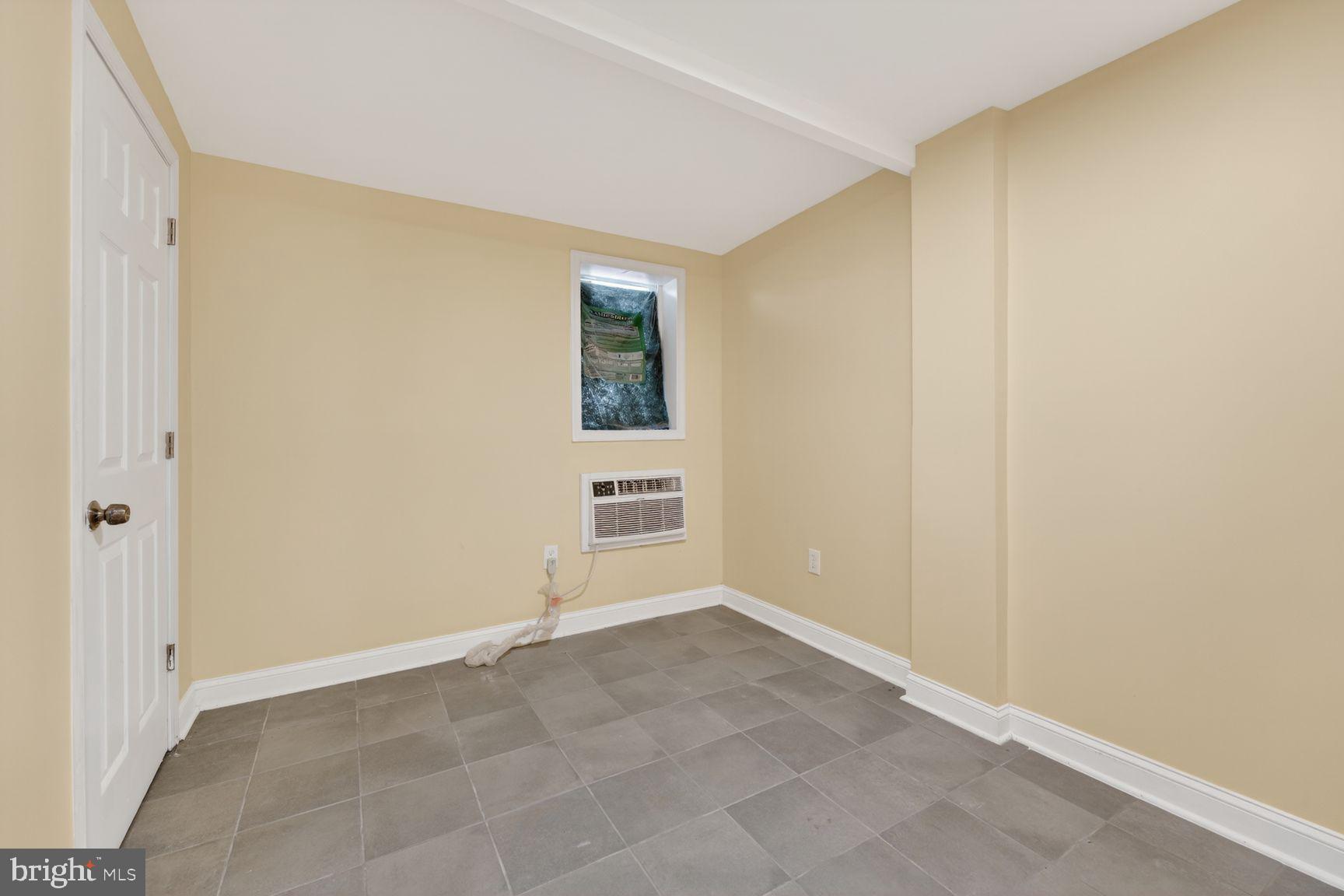 7205 Livingston Road Oxon Hill, MD 20745 - Photo 24 of 25 Versatile space with natural light.