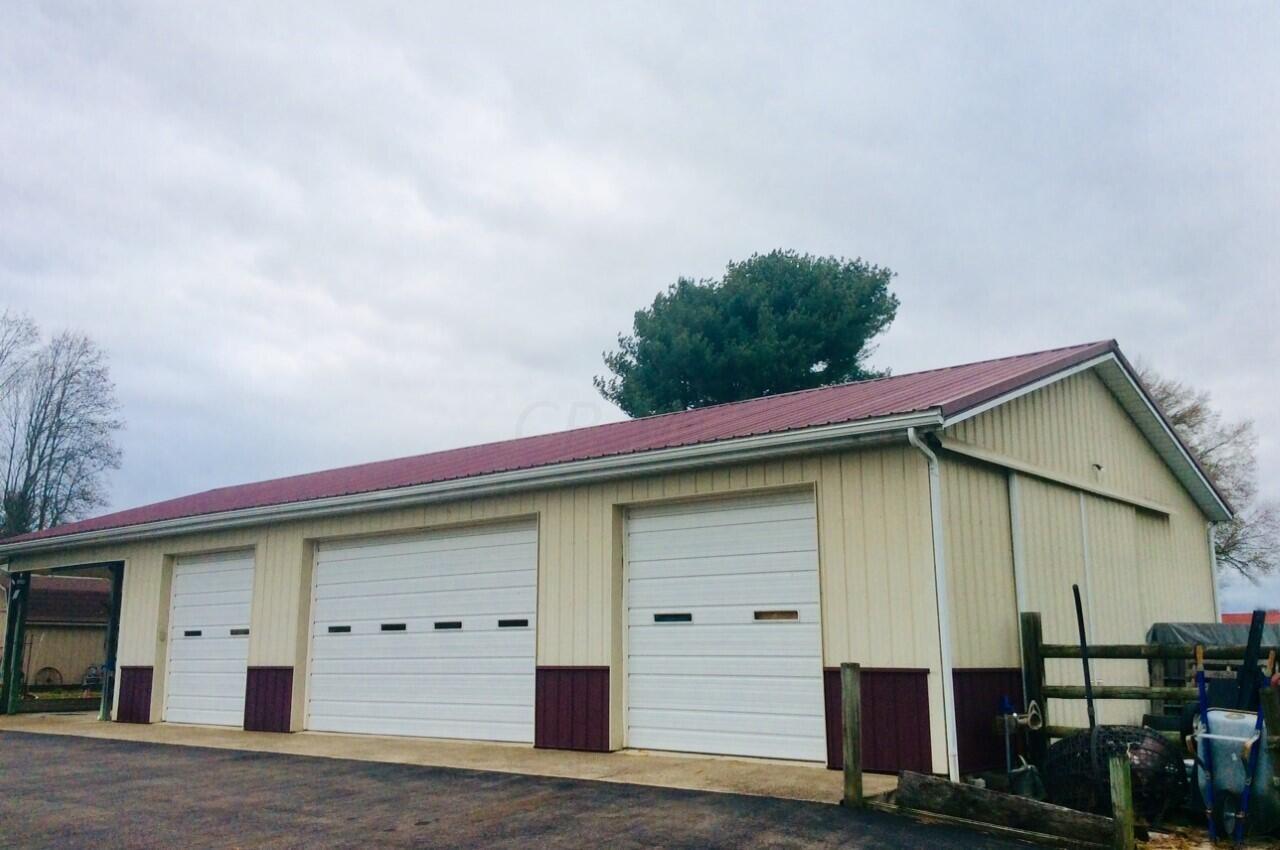 17300 Little Walnut Road Circleville, OH 43113 - Photo 2 of 37 Huge multi use building