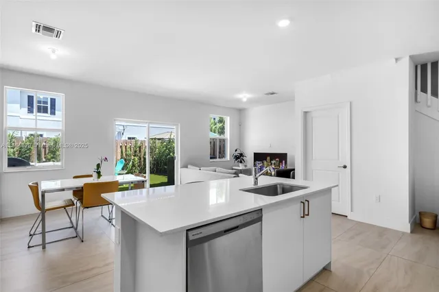 $609,000 | 11927 Northwest 46th Street, Coral Springs, FL 33076