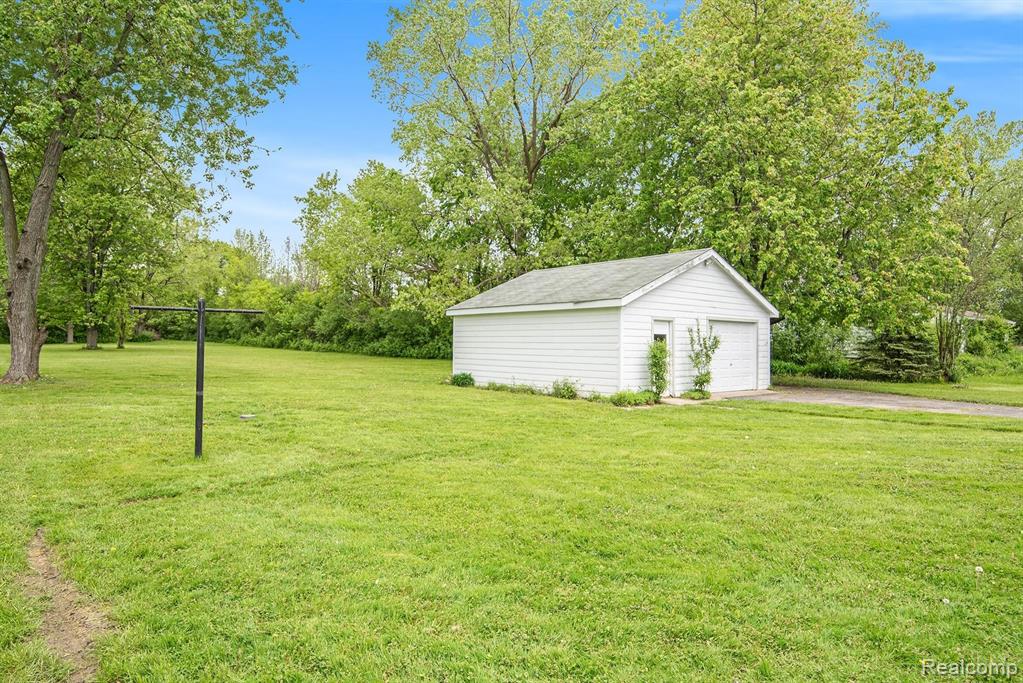 5054 Coldwater Road Flint, MI 48504 - Photo 5 of 25