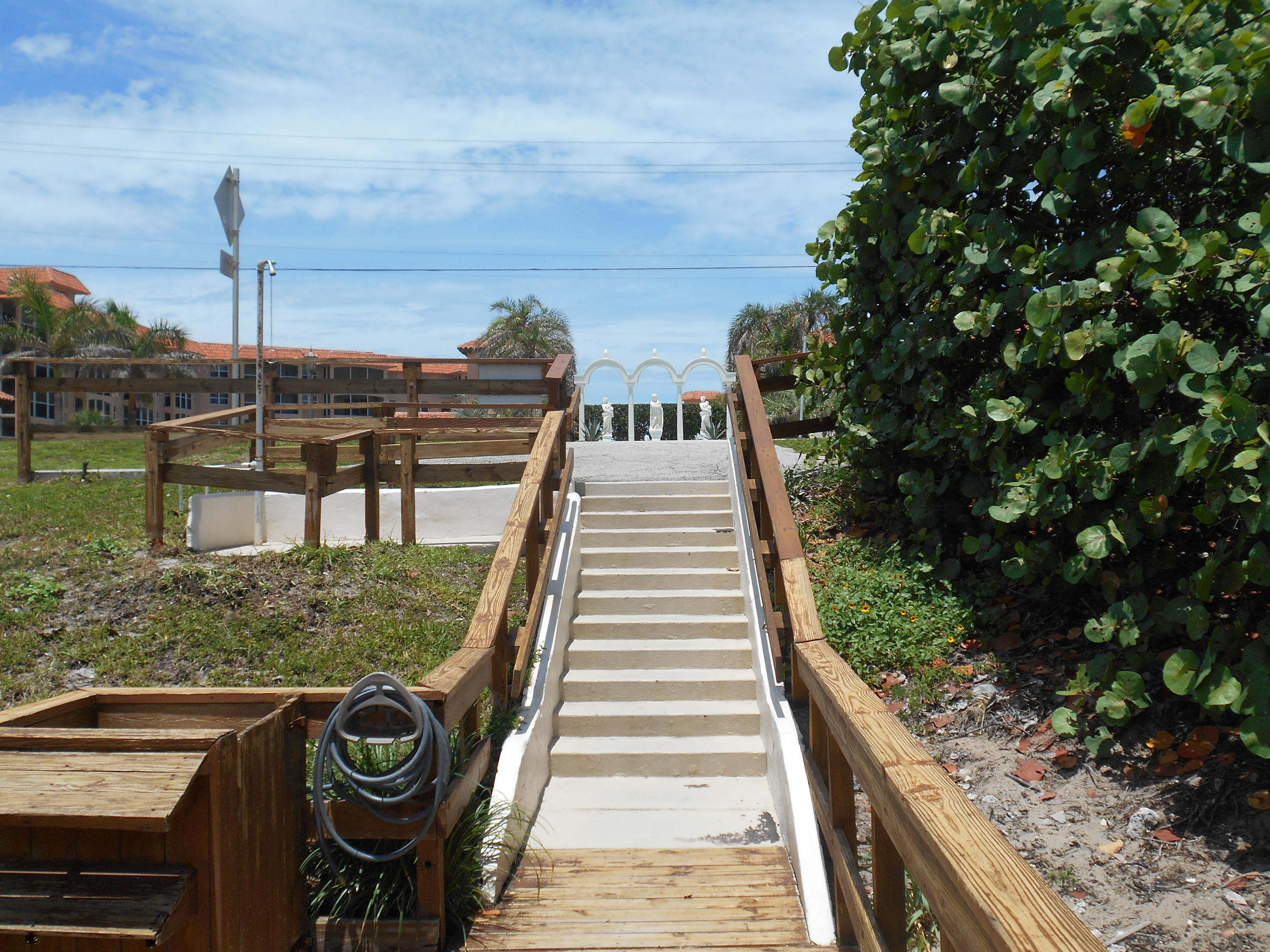 2871 North Ocean Boulevard, Unit D220 Boca Raton, FL 33431 - Photo 4 of 133 001 San_Remo_Your_Private_Beach