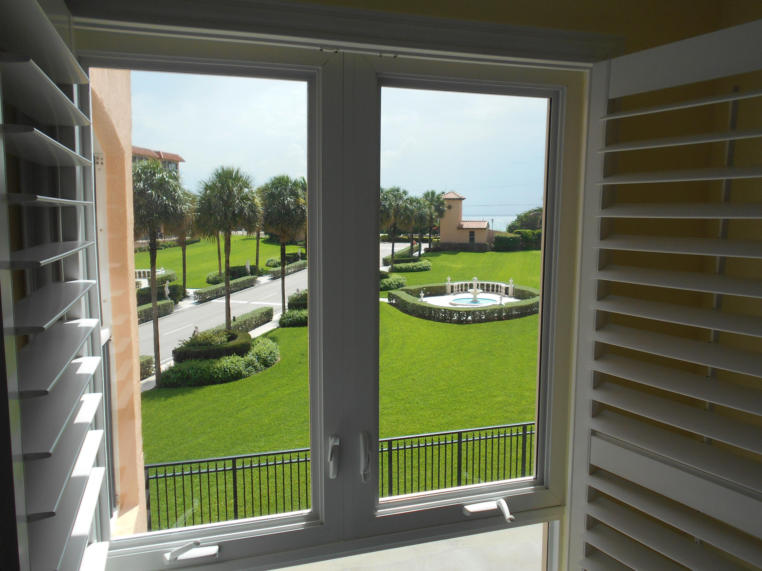 2871 North Ocean Boulevard, Unit D220 Boca Raton, FL 33431 - Photo 44 of 133 Living Dining Area View 3