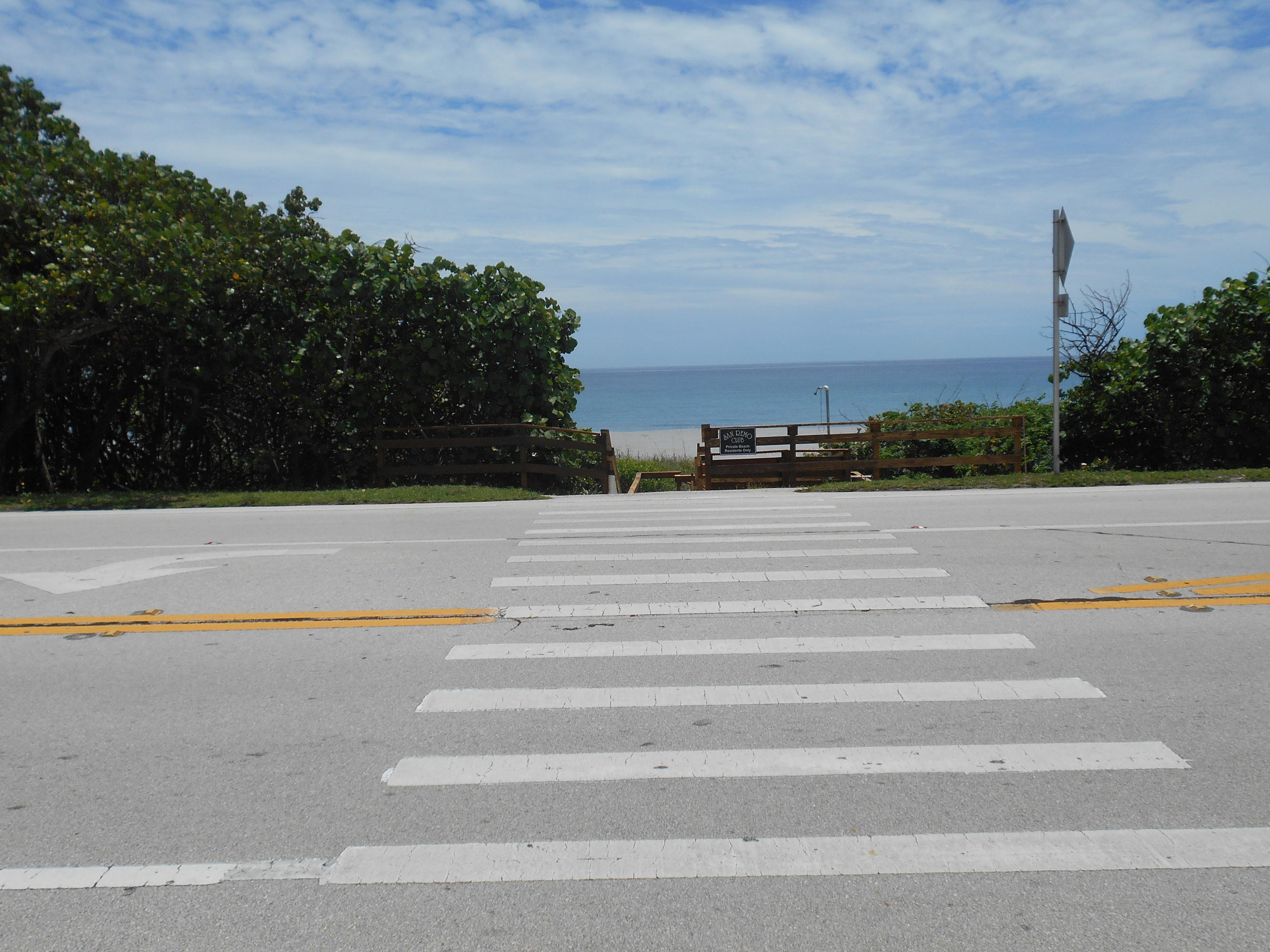 2871 North Ocean Boulevard, Unit D220 Boca Raton, FL 33431 - Photo 5 of 133 001 san_remo_private_beach_access_1