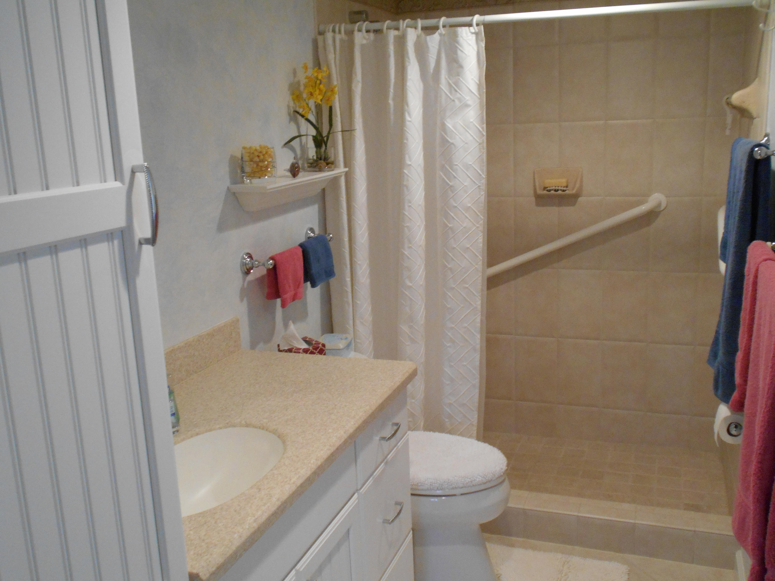 2871 North Ocean Boulevard, Unit D220 Boca Raton, FL 33431 - Photo 70 of 133 guest_bath_13