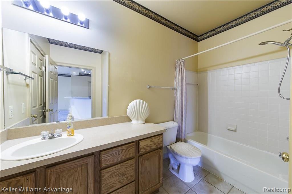 39140 Hayes Road Clinton Township, MI 48038 - Photo 13 of 23