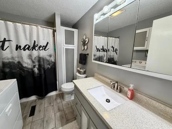 $185,000 | 1015 3rd Street Northeast, Roseau, MN 56751