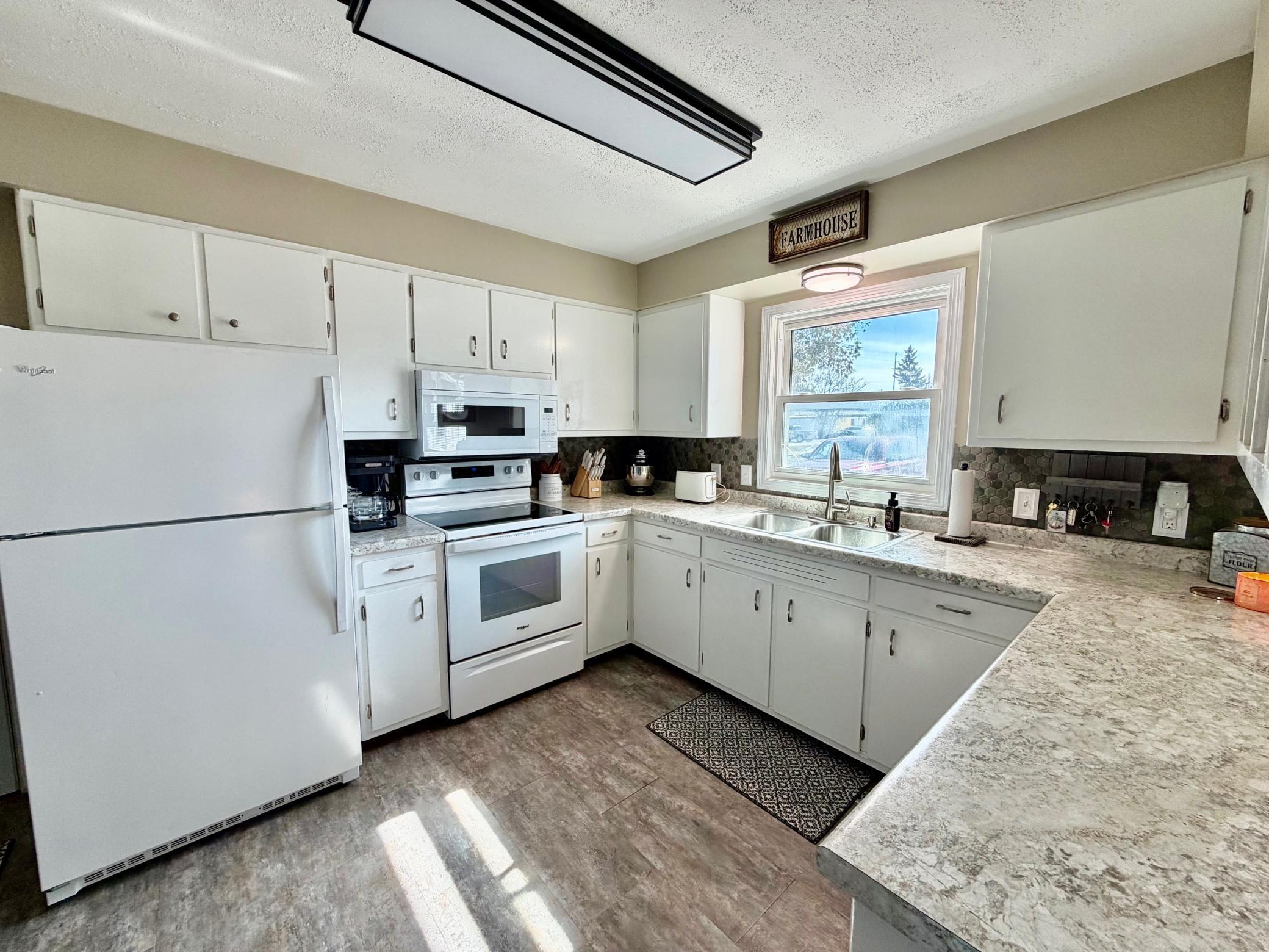 1015 3rd Street Northeast Roseau, MN 56751 - Photo 8 of 14