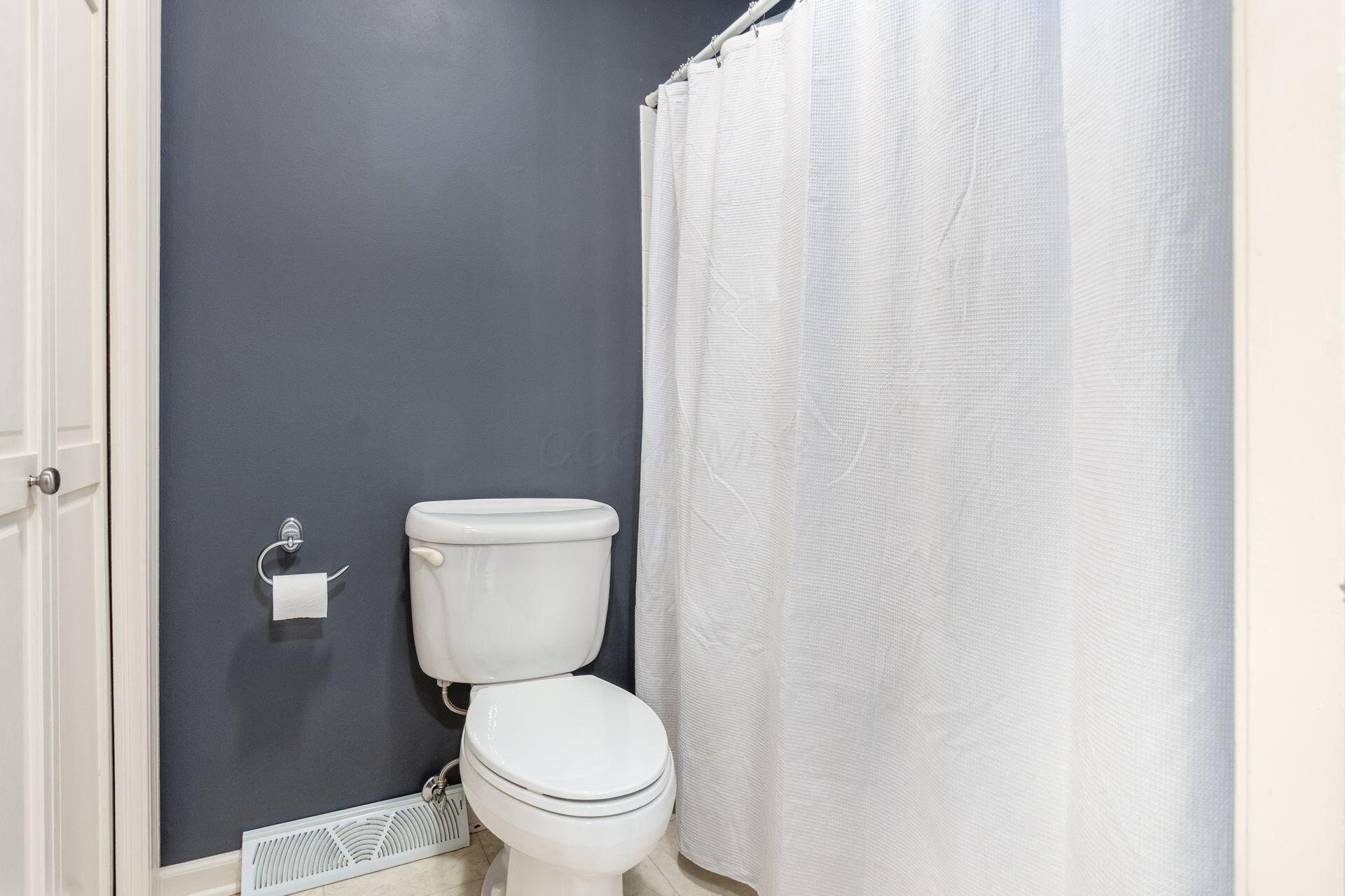 7594 Norham Road Columbus, OH 43235 - Photo 54 of 79 051_68c3e8e_i 7594 Norham 026