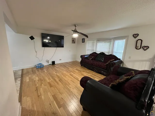 $329,000 | 7219 Reeder Street, Shawnee, KS 66203