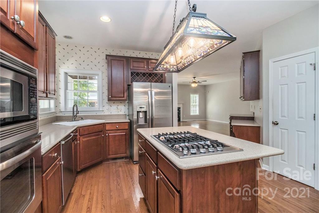 11920 Farnborough Road Huntersville, NC 28078 - Photo 3 of 33 Gallery Image 3