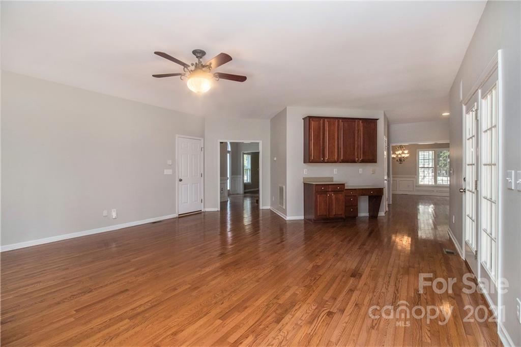 11920 Farnborough Road Huntersville, NC 28078 - Photo 8 of 33 Gallery Image 8