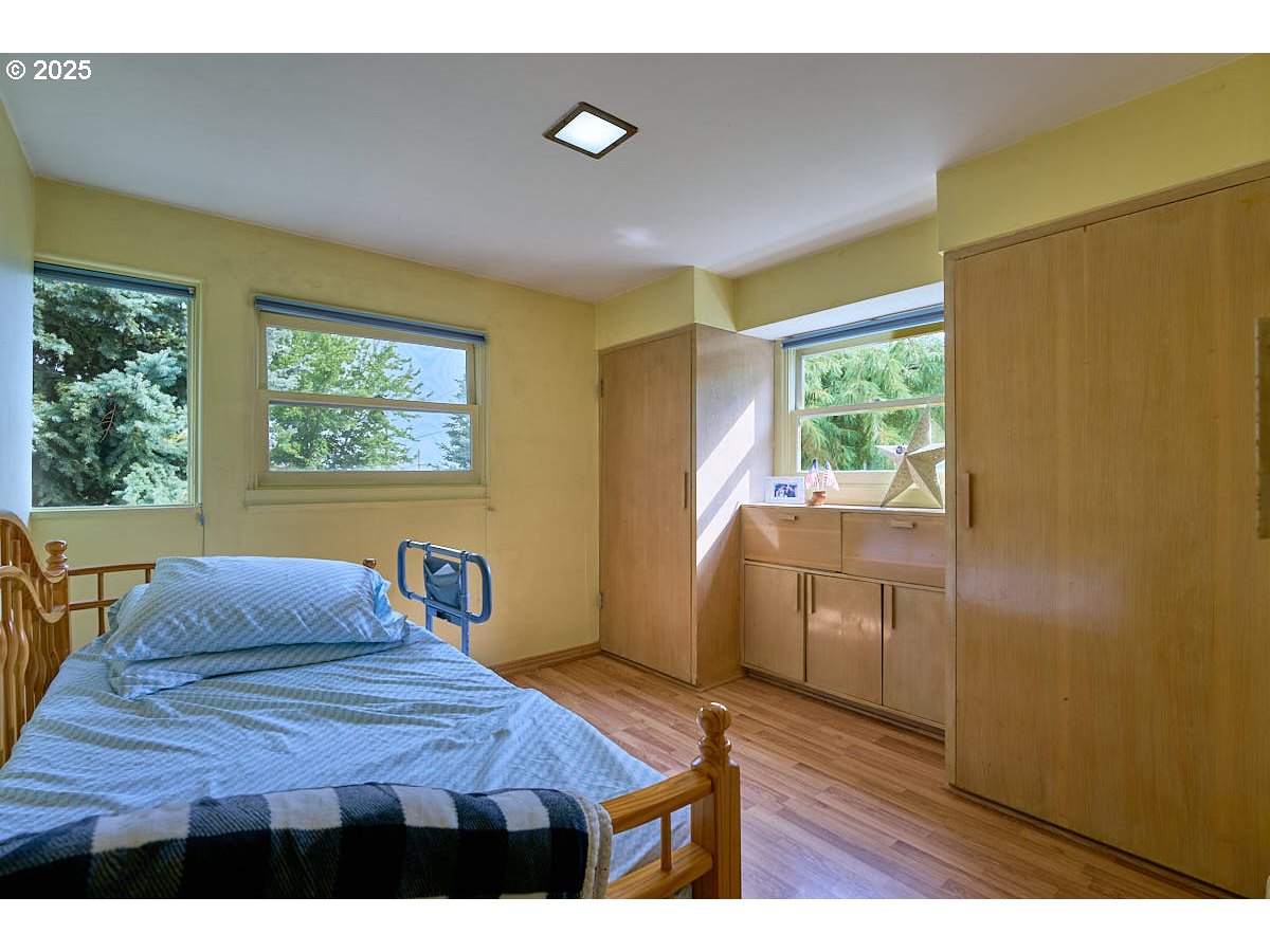 100 10th Street Joseph, OR 97846 - Photo 25 of 40 Primary Bedroom