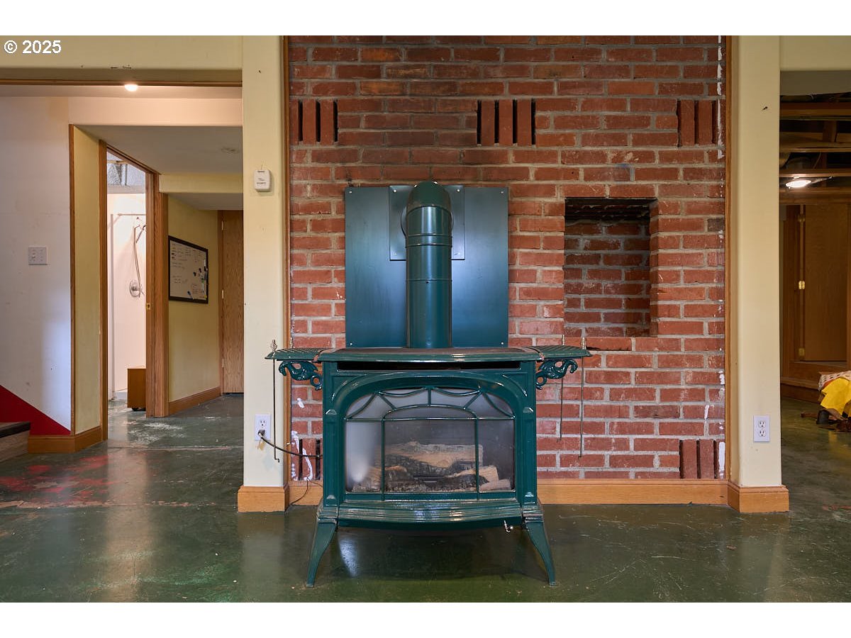 100 10th Street Joseph, OR 97846 - Photo 30 of 40 Mud Room