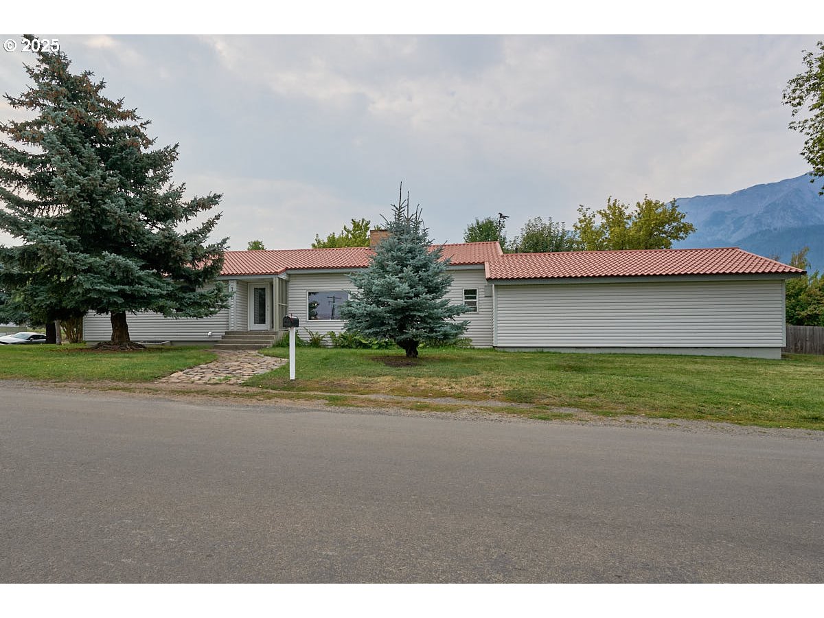 100 10th Street Joseph, OR 97846 - Photo 3 of 40