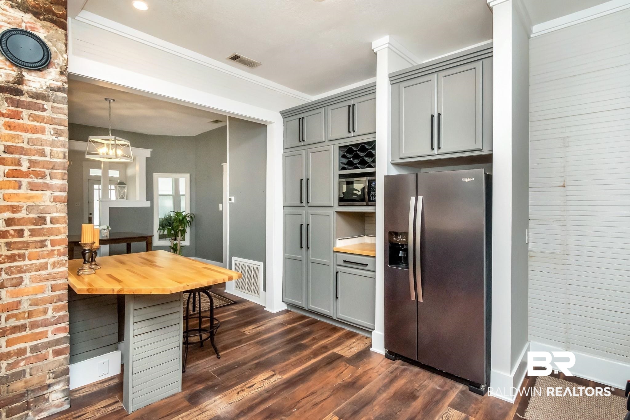 655 Augusta Street Mobile, AL 36603 - Photo 4 of 33