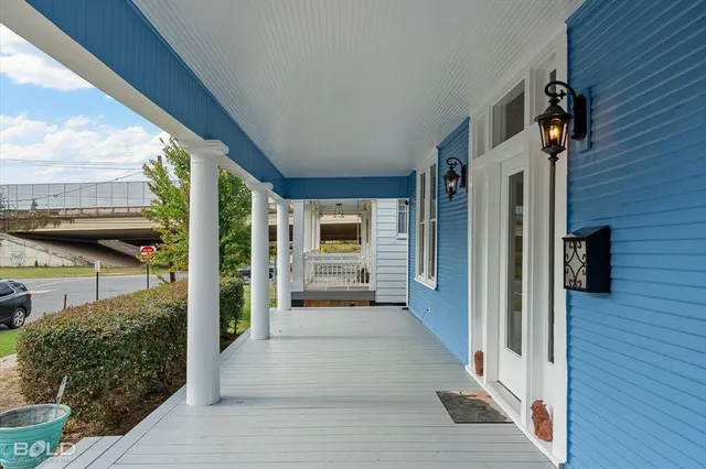 a view of entrance of the house