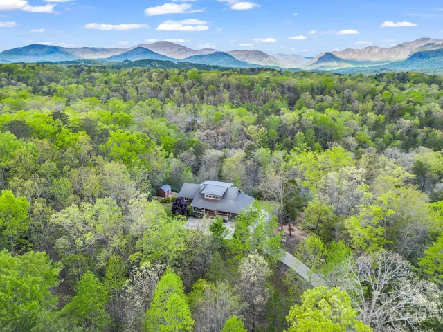 a view of a bunch of houses with a yard