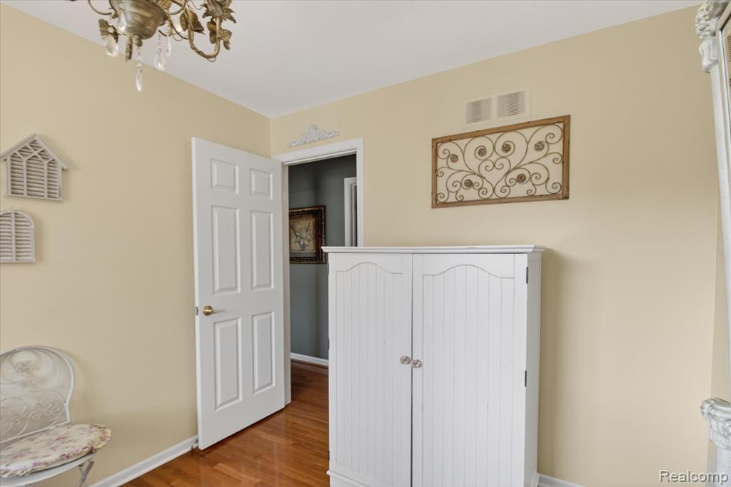 15715 Exeter Court Fraser, MI 48026 - Photo 16 of 32