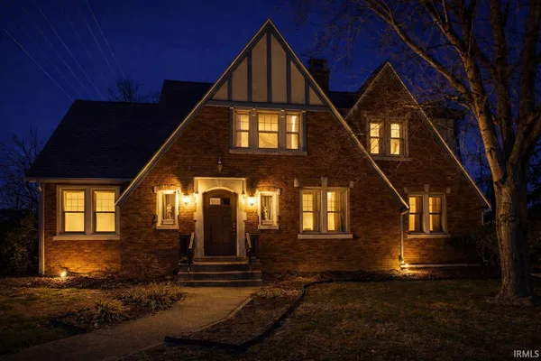 $320,000 | 665 South Weinbach Avenue, Evansville, IN 47714