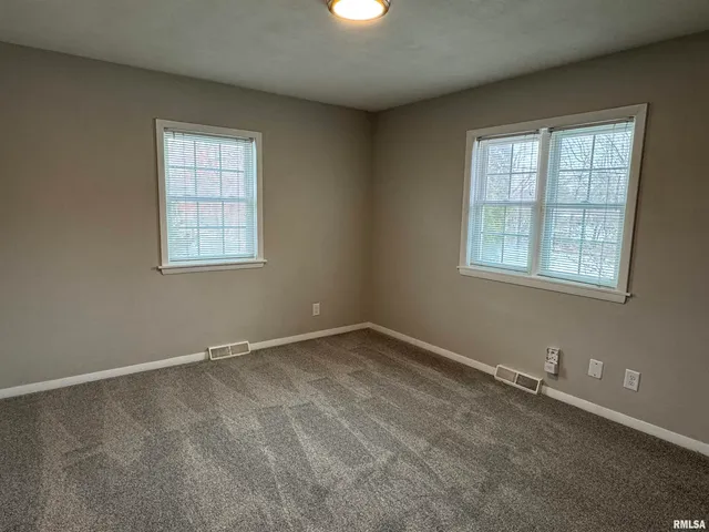 $2,000 | 3319 North Marquette Street, Davenport, IA 52806