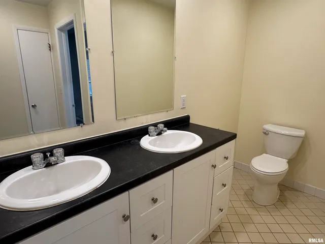 $2,000 | 3319 North Marquette Street, Davenport, IA 52806