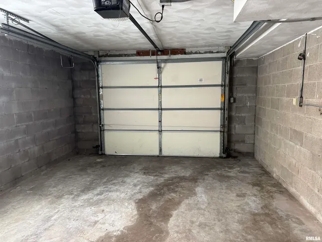 $2,000 | 3319 North Marquette Street, Davenport, IA 52806