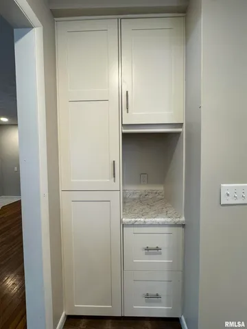 $2,000 | 3319 North Marquette Street, Davenport, IA 52806