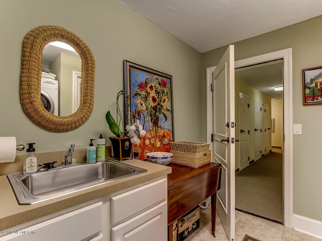 2358 Riverside Avenue, Unit 604 Jacksonville, FL 32204 - Photo 33 of 52 VillaRiva 604 Laundry Room
