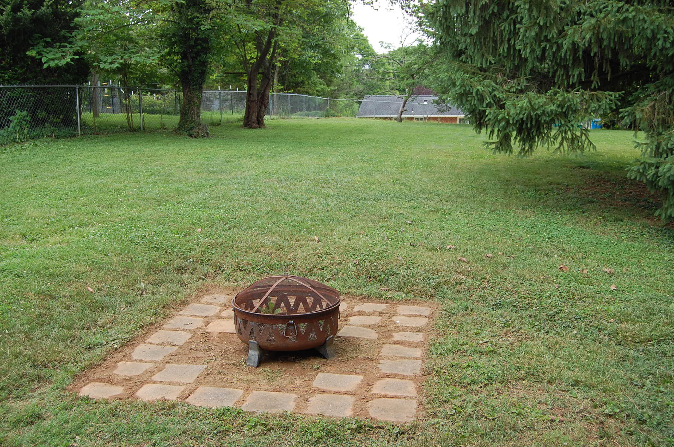 2707 Spring Road Southwest Roanoke, VA 24015 - Photo 23 of 23 a view of a backyard of a house