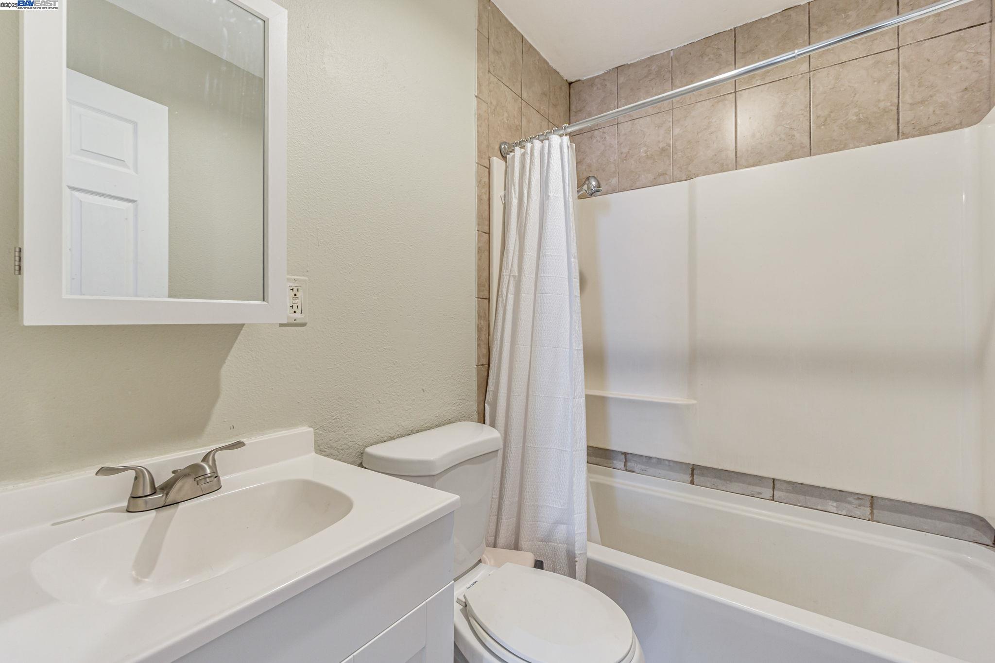 232 Shore Road Bay Point, CA 94565 - Photo 12 of 24