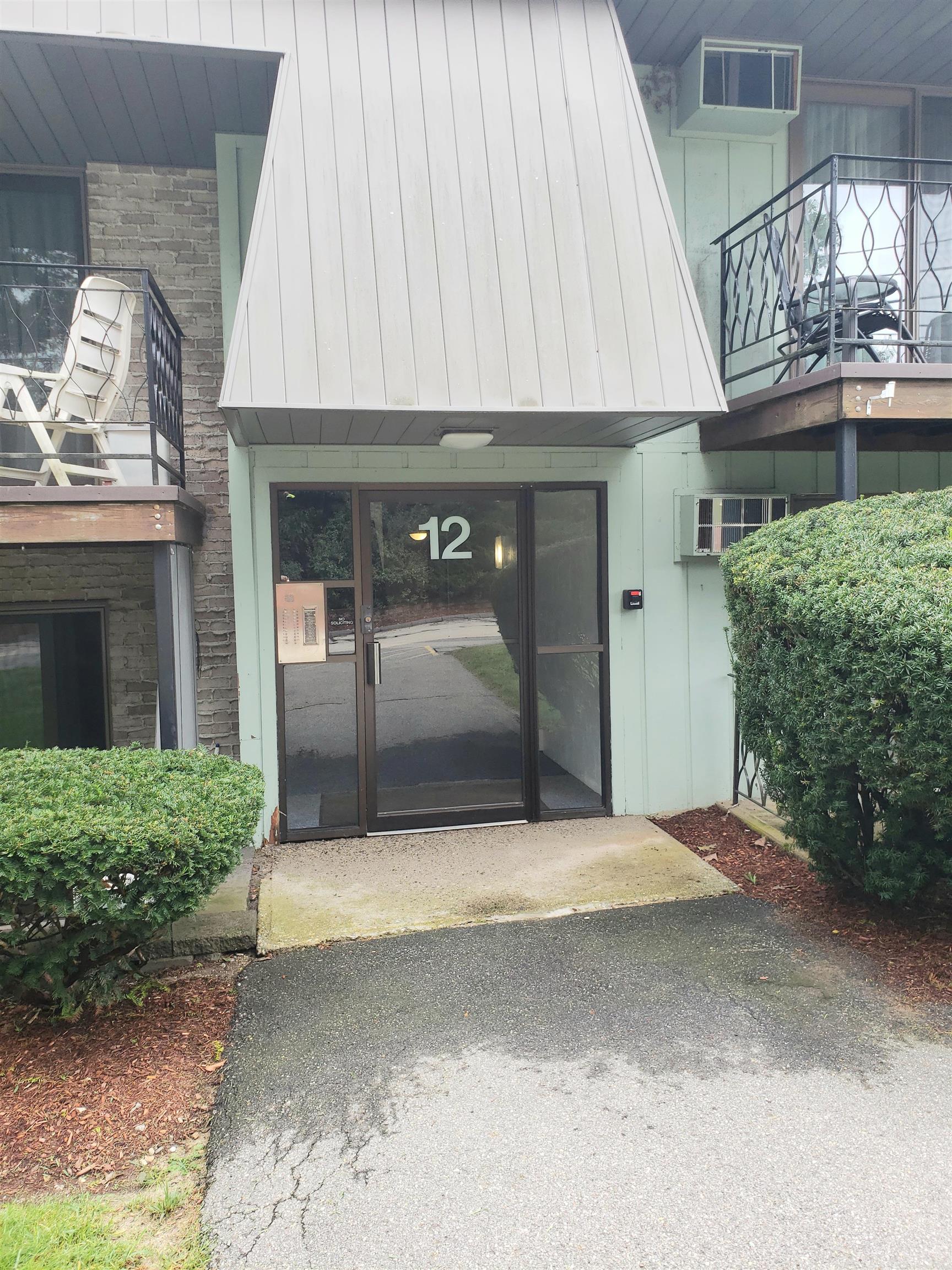12 Strawberry Bank Road, Unit 19 Nashua, NH 03062 - Photo 2 of 32